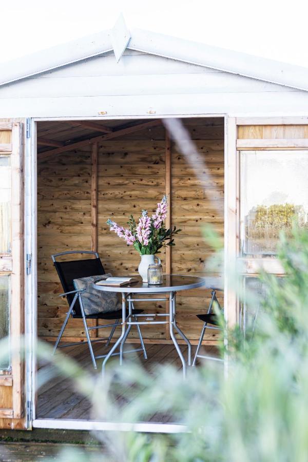 Villa Finest Retreats - The Lighthouse Hide à Rampside Extérieur photo